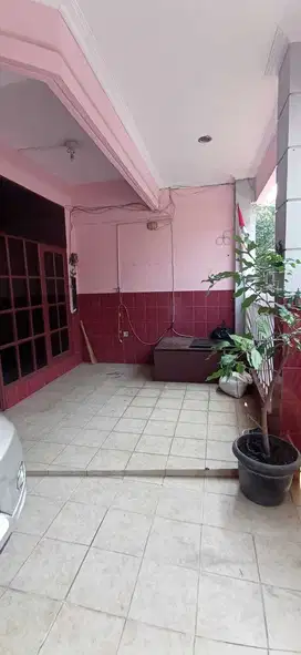 Dijual Rumah 2 lantai di Cipinang