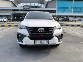Fortuner VRZ TRD 2019 Putih Metalik