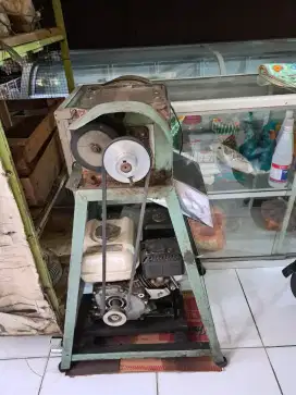 Mesin Parutan kelapa