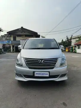 HYUNDAI H-1 2.4 ROYALE' AT