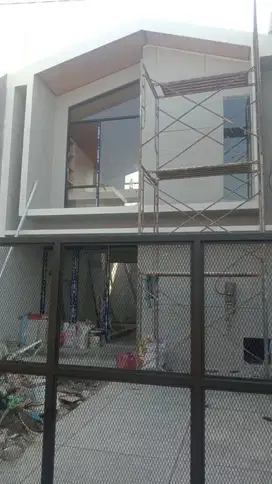 Full Furnish Interior Baru Gress! Dijual Rumah Mulyosari Utara
