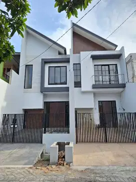 Rumah Baru Gress!! Rumah Baru Gress Medokan Asri Barat Dekat UPN