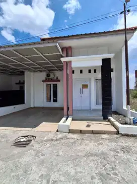 Disewakan Rumah di Taman Rizano, Batusangkar. Lokasi Istimewa!