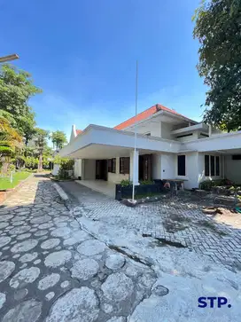 Disewakan, Rumah komersil di Jalan Pregolan Bunder