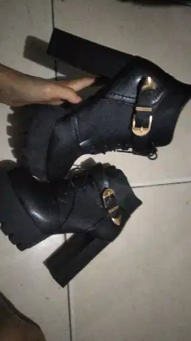 PRELOVED HEELS BOOTH PROMO