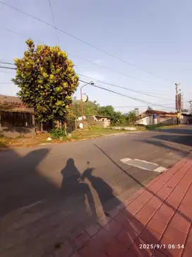 Tanah dan bangunan ex kafe dekat condongcatur