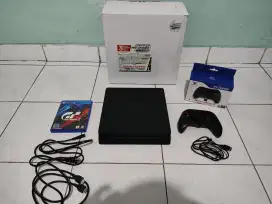 Ps4 Slim 500GB + 1 BD