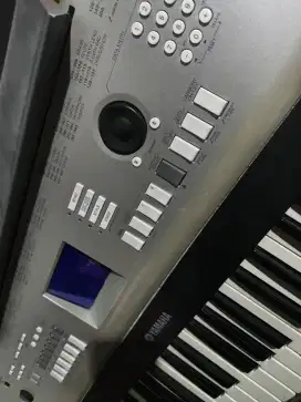 JUAL PIANO DIGITAL MEREK YAMAHA DGX 520 PEDAL KAKI KAYU FLASHDISK KEYB