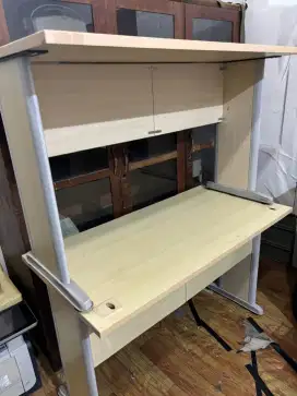 Meja Kerja / Meja Komputer bekas