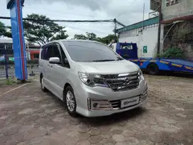 TDP 10JT Nissan Serena 2.0 Highway Star Panoramic Bensin-AT 2017