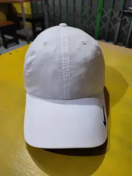 Topi Caps Nike Golf Dry-Fit Putih