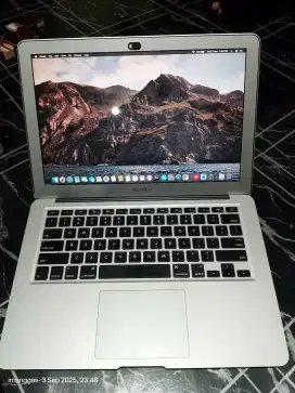 Laptop Macbook air early 2015