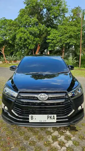 TOYOTA INNOVA VENTURER 2.4 AT