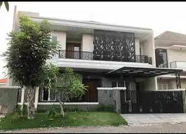 Rumah 2 lantai Graha Famili