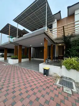Dijual rumah full prabot  di komplek j city jcrown