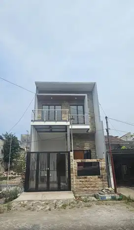 Dijual Rumah Pucang Indah Sidoarjo Strategis