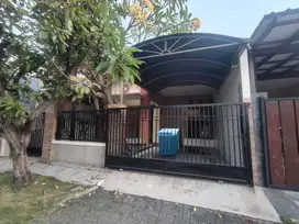 Rumah 2 lantai siap huni baru renovasi Puri Surya Jaya