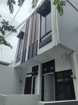 RUMAH  2 LANTAI SIAP HUNI DI CIPINANG JAKARTA TIMUR