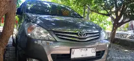 Kijang Innova V matic bensin