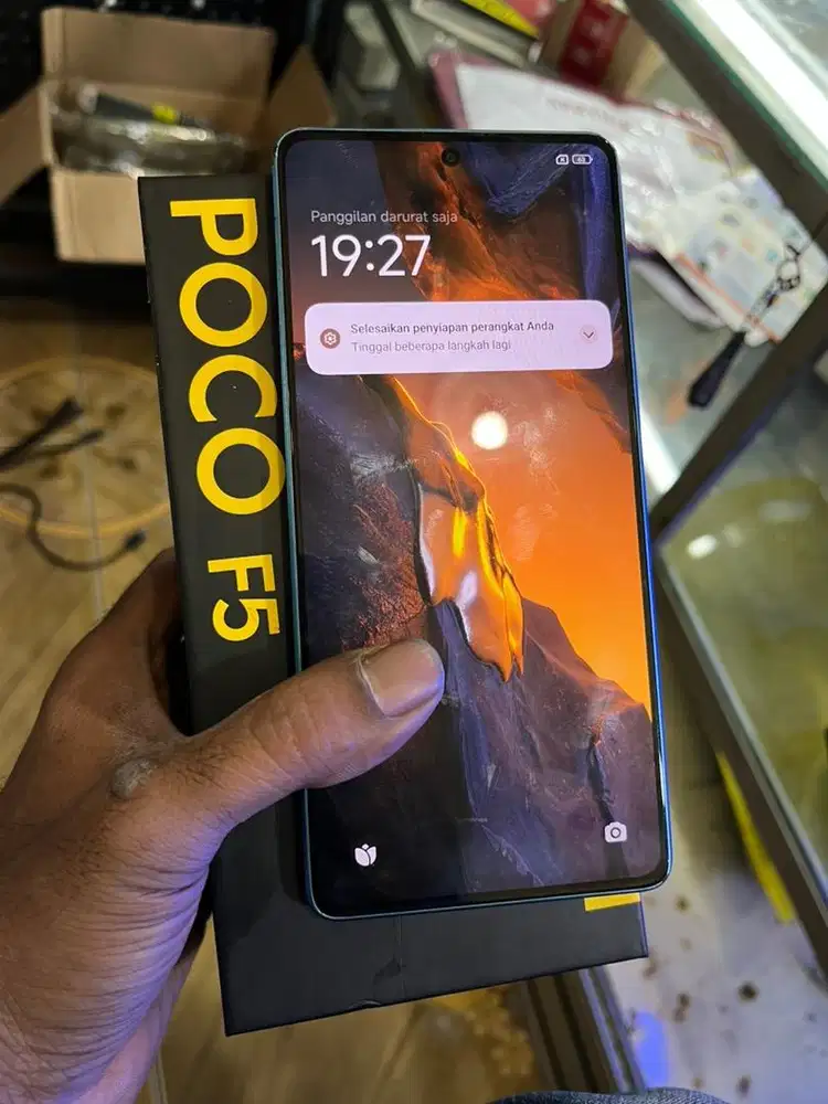 Poco F5 5G ram 12