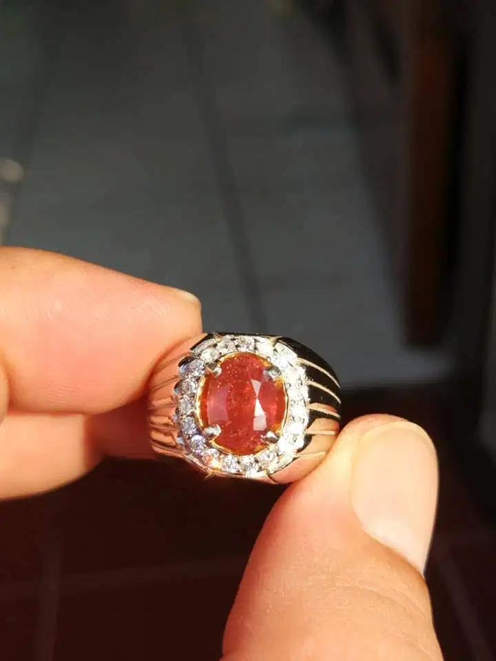NATURAL ORANGE SAPPHIRE NH 2.70 CTS.