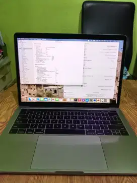 Macbook Pro 2017 Touchbar Ram 8 gb ssd 512 gb