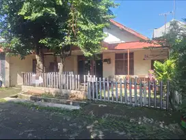 RUMAH LAMA TENGAH KOTA DI JL PLEBURAN RAYA SEMARANG SELATAN