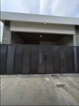 RUMAH BAGUS JALAN LEBAR DI PLAMONGAN INDAH  SEMARANG