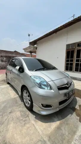 Yaris S Limited 1.5 AT 2010 silver