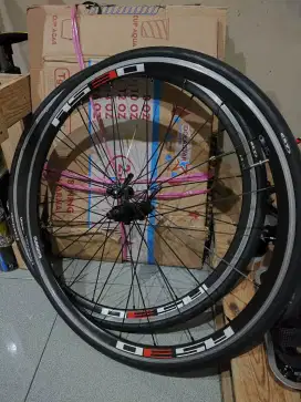 Wheelset roadbike shimano rs30 10speed 16 20hole