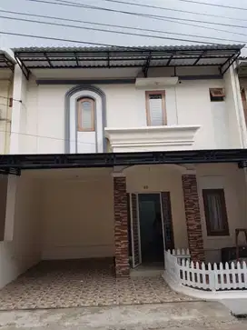Disewakan rumah dalam cluster ramah anak di Calista Regency 7 Condet