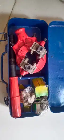 Alat senai pipa besi