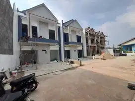Di Jual Rumah townhouse mewah SHP sudah pecah 300m dari pintu Tol