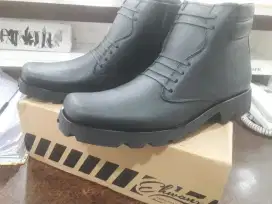 Sèpatu PDH kulit size 43 baru ada box poris cipondoh