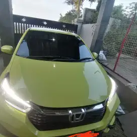 Honda brio E m/t 2023 km baru 8000