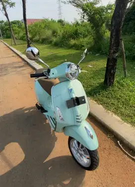 Vespa Primavera Pemakaian Cewek KM 1000 perak