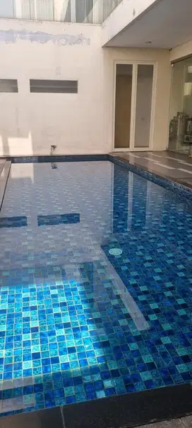 Graha Family Surabaya Swimming Pool 18x25 Only 16,5M Nego