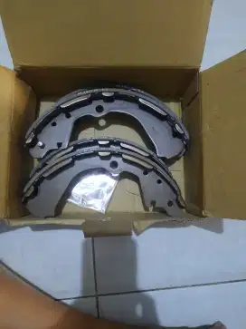 Kampas rem belakang nissan serena