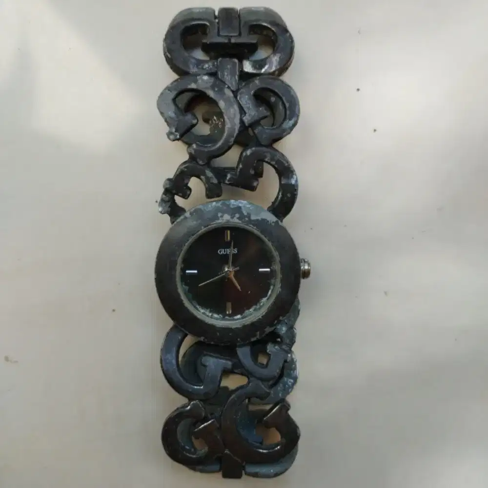 JAM TANGAN PRELOVED MERK GUESS