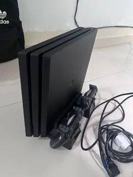 Dijual Cepat PS4 Pro 1 TB