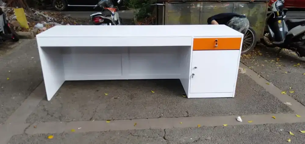 Meja kasir respsionis