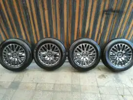 Velk black croom. Ring 17