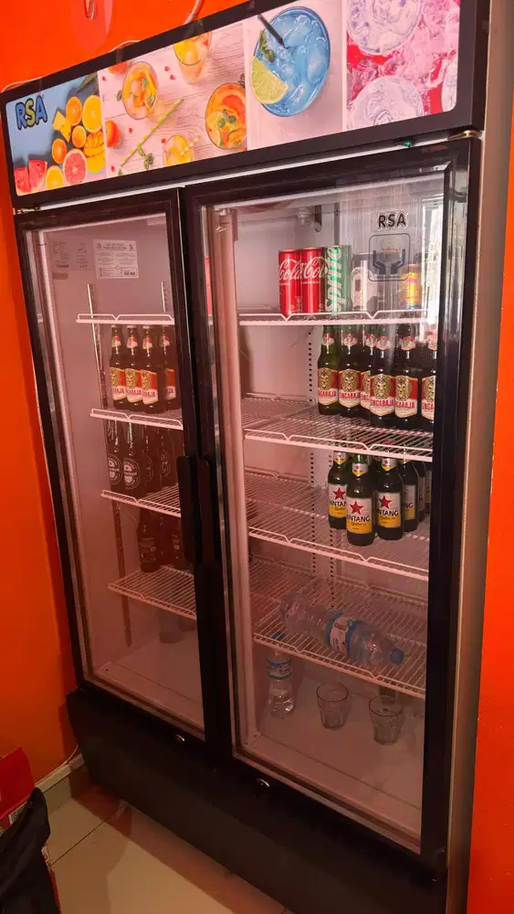 Jual Showcase 730 Liter, Baru Pakai 1,5 Tahun Karena Toko Tutup