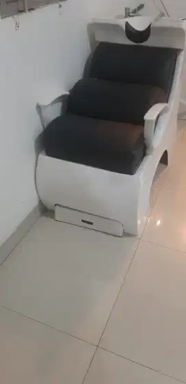 Tempat keramas ex salon