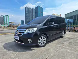 Pajak Panjang - Nissan Serena 2.0 Highway Star Bensin-AT 2014