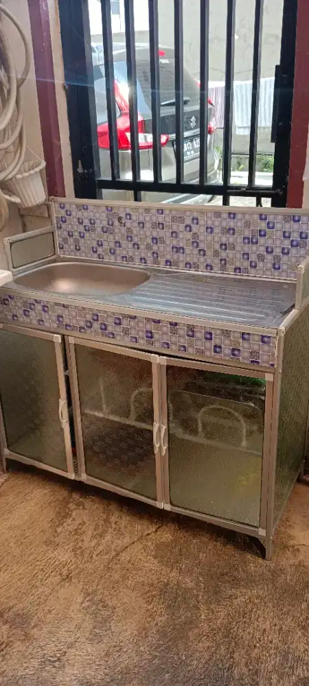 Meja wastapel dan kompor