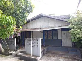 Dijual Cepat Rumah 3 Lantai Lokasi Strategis di Nagoya