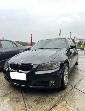 BMW 320i 2010 Original Luar dalam