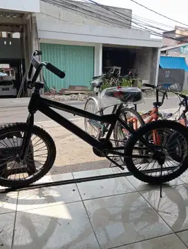 Sepeda BMX ukuran 20