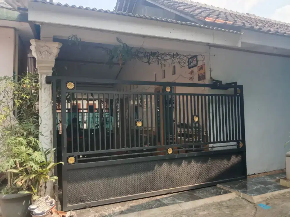 Dijual rumah milik sendiri luas 130 full granit garasi luas